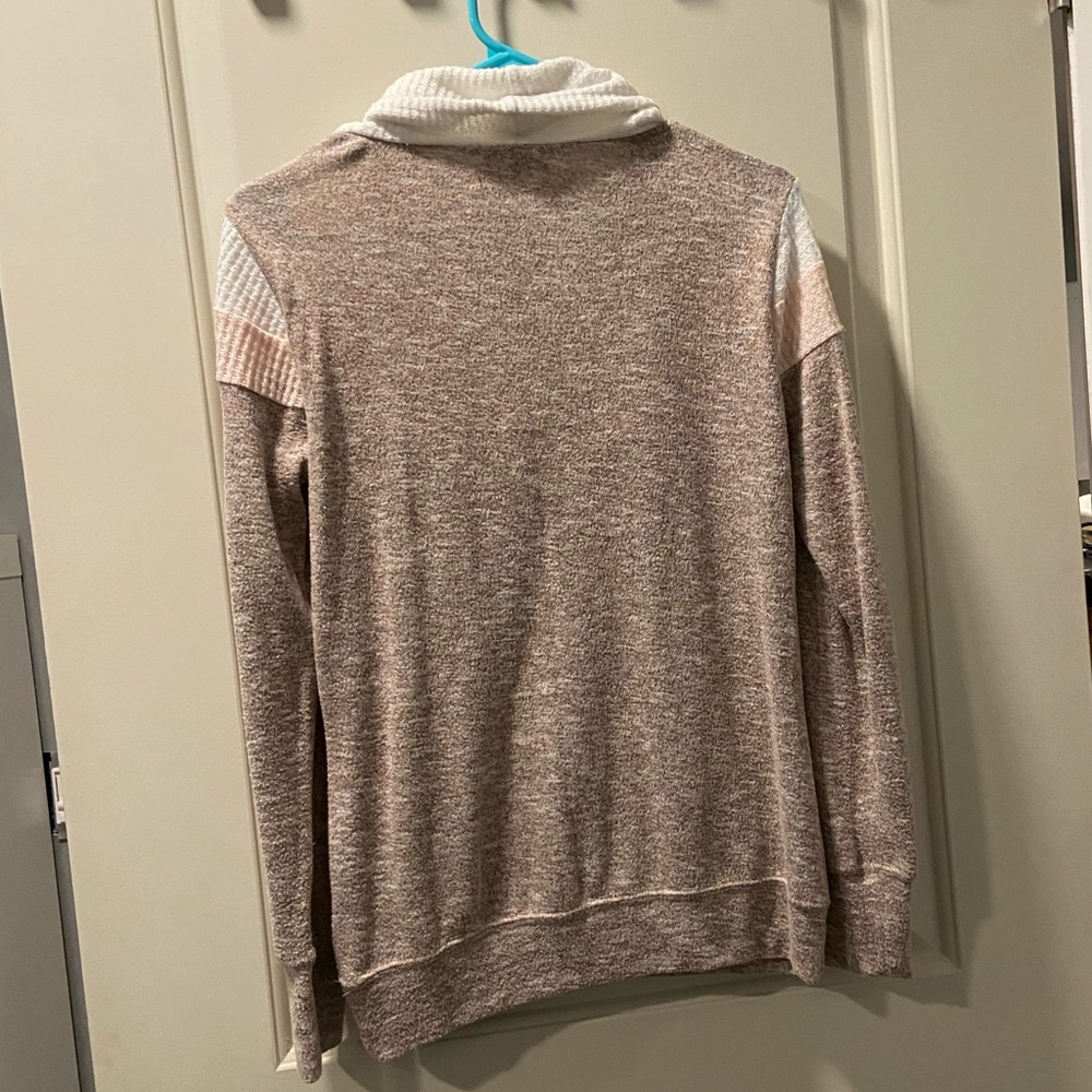 Maurice’s sweater - Picture 4 of 4